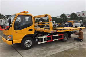 甘井子哪里有拖车服务